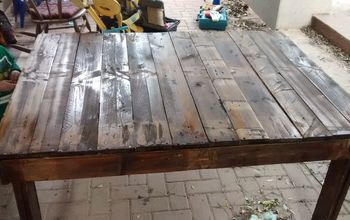 DIY Outdoor Pallet Table - (First Woodworking Attempt)