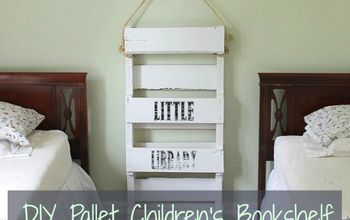 DIY Pallet Bookshelf for Kids