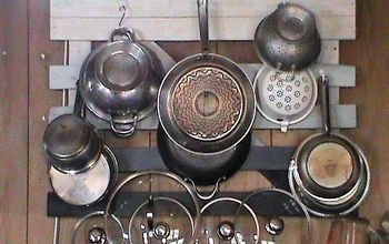 Easy Wood Pallet Rack for Pots and Pans!