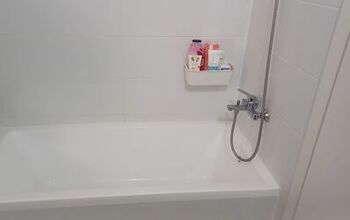 How to Clean a Bathtub With a Dryer Sheet for a Sparkling Finish!