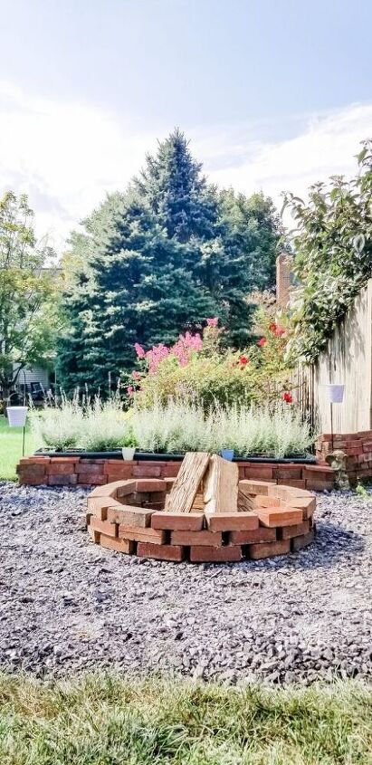 How to Make a Fire Pit With Leftover Bricks