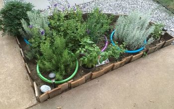 Pallet Garden Border