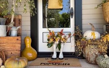 How to Make Cute DIY Rain Boot Planters For Fall Decor